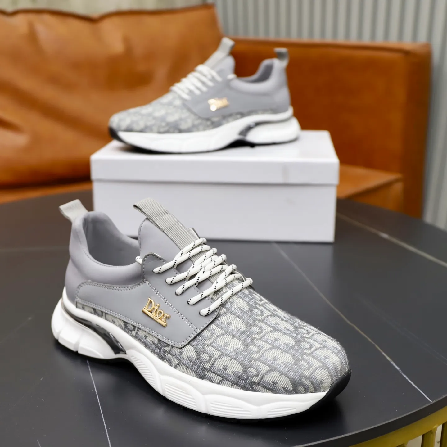 Ex-factory price: 420💰🙅‍♂️🙅‍♂️🙅‍♂️ Brand: Dior Standard code: 38-44 (45 customized) Grade: Same as the official website Material: Original cowhide stitching surface Comfortable and breathable lining Lightweight wear-resistant outsole Style category: Men's fashionable casual shoes Running sneakers Distinguished luxury brand elements Top luxury Color: Actual picture color